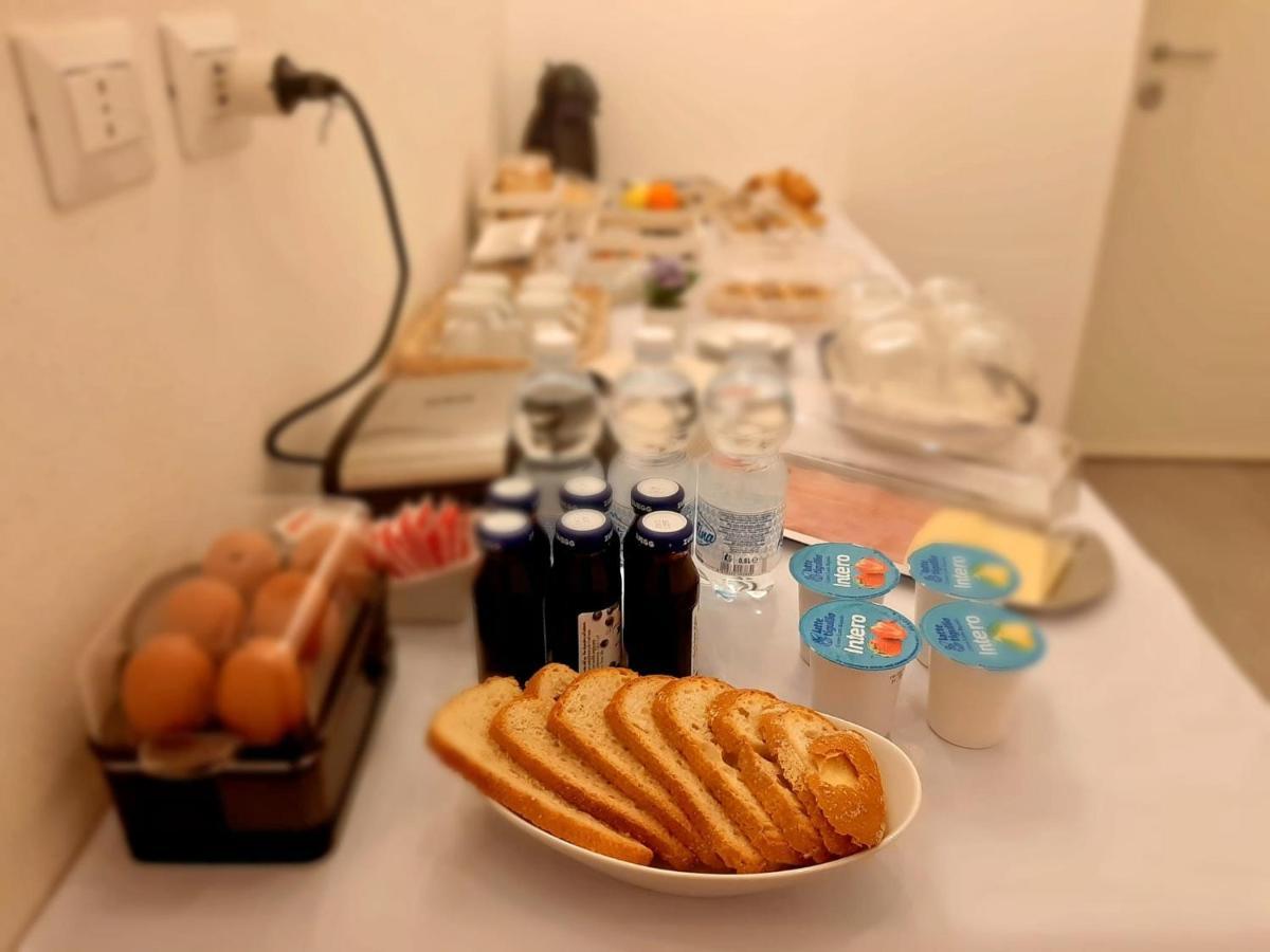 A Due Passi Da Bed & Breakfast Genoa Luaran gambar