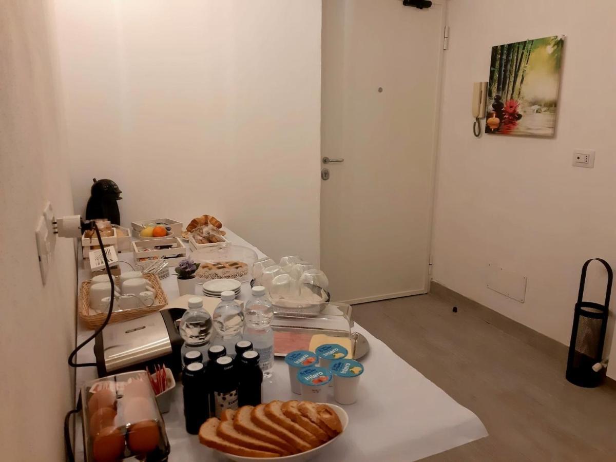 A Due Passi Da Bed & Breakfast Genoa Luaran gambar