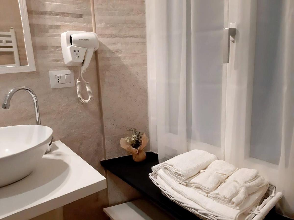 A Due Passi Da Bed & Breakfast Genoa Luaran gambar